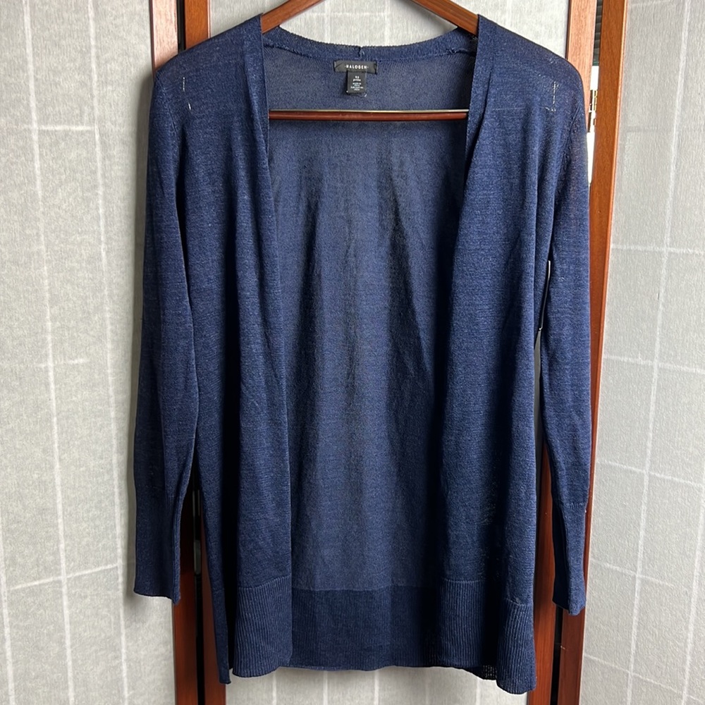 Side Slit Cardigan In Navy Peacoat
Size XS - Picture 10 of 14